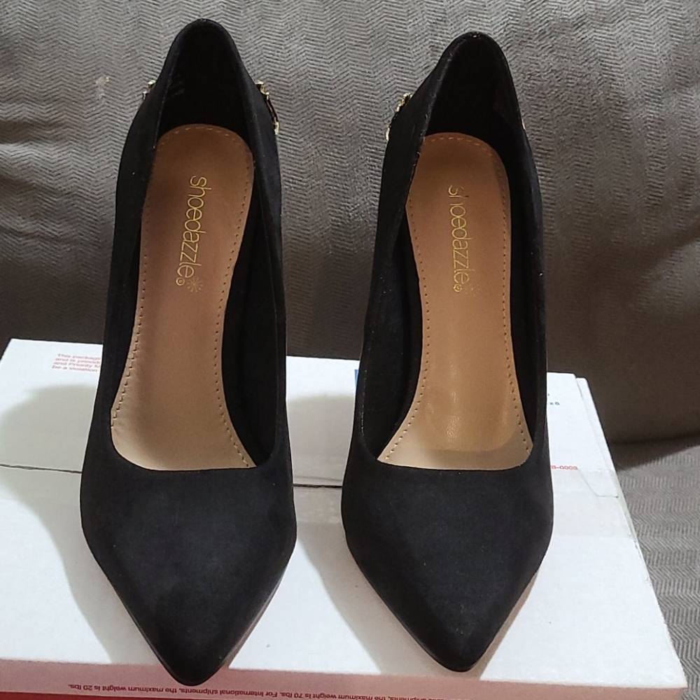 Black Eve Metallic gold Heel Pump
